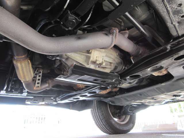 UJ0046833250_36_001.jpg