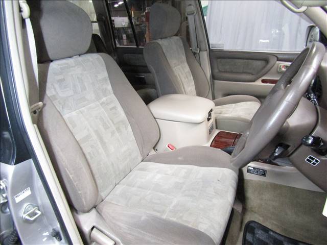 UZ0047773127_16_001.jpg