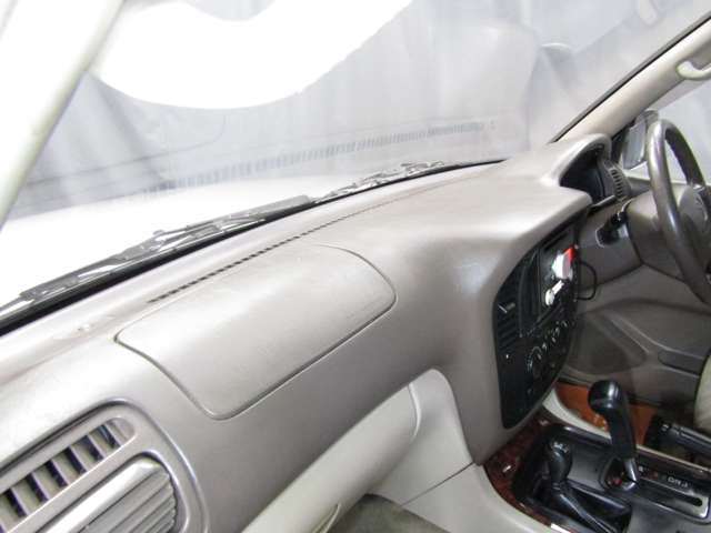 UZ0047773127_37_001.jpg