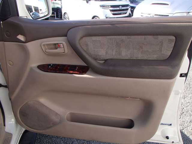 U00047722033_77_001.jpg