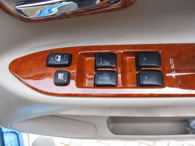 U00048030903_38_001.jpg