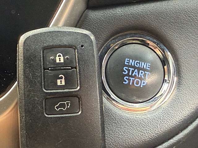 UZ0048136357_33_001.jpg