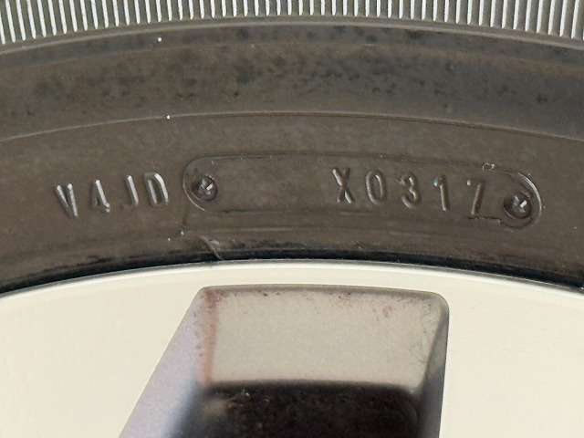 UZ0048136357_49_001.jpg