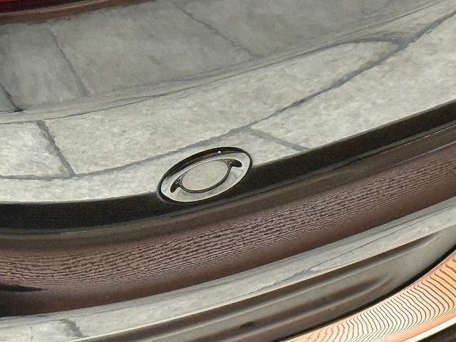UZ0048136357_51_001.jpg
