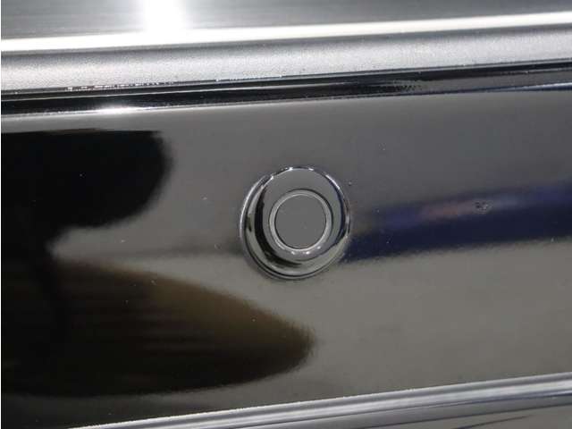 UZ0048396233_37_001.jpg
