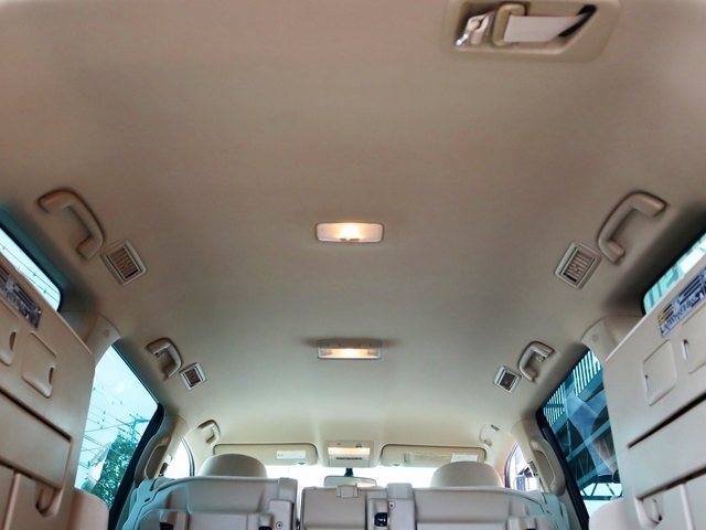 UZ0046803523_19_001.jpg