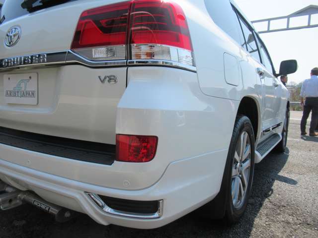 UJ0048405900_13_001.jpg