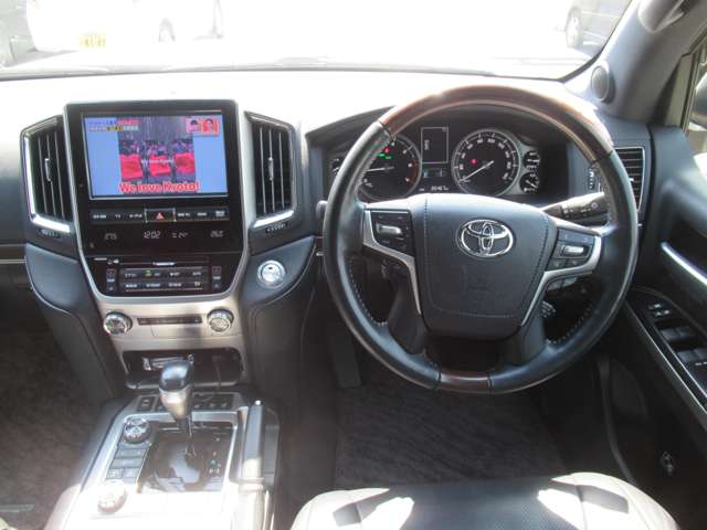 UJ0048405900_14_001.jpg