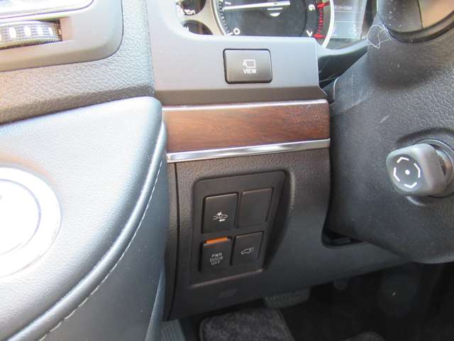 UJ0048405900_30_001.jpg