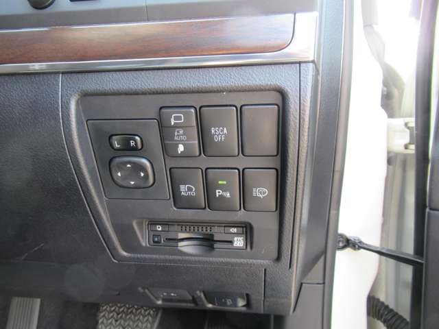 UJ0048405900_31_001.jpg