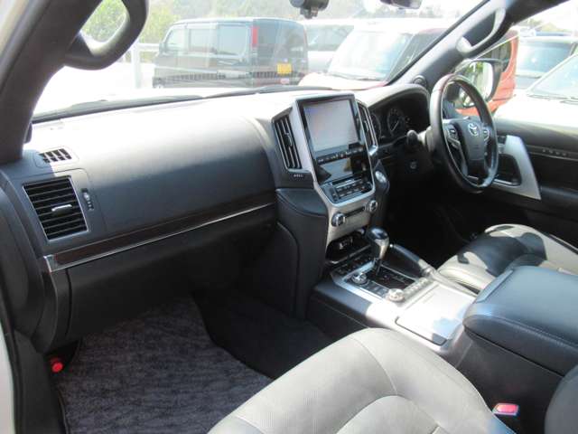 UJ0048405900_38_001.jpg