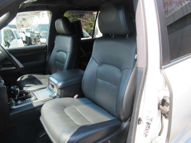 UJ0048405900_39_001.jpg
