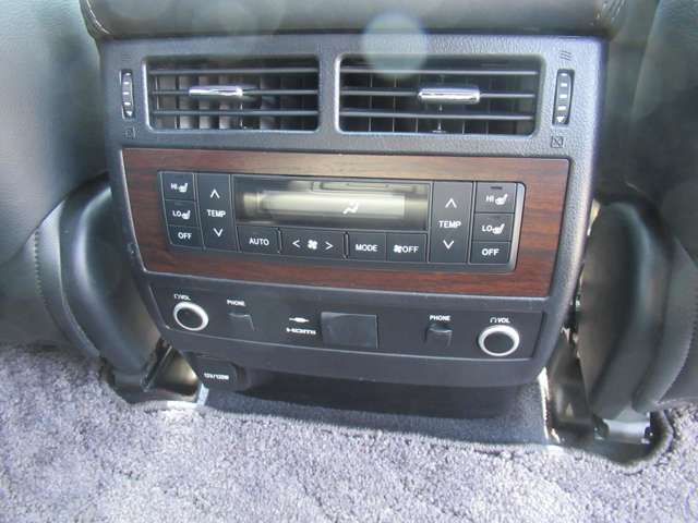 UJ0048405900_45_001.jpg