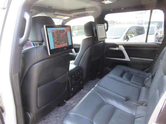 UJ0048405900_50_001.jpg