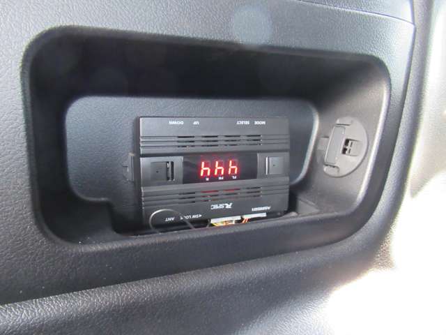 UJ0048405900_58_001.jpg