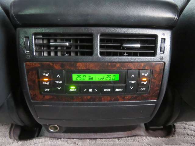 U00048329858_70_004.jpg