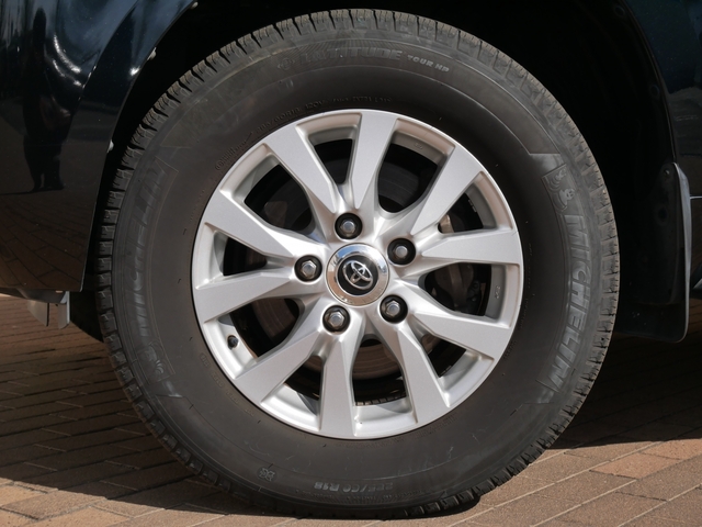 UZ0047997429_7_001.jpg