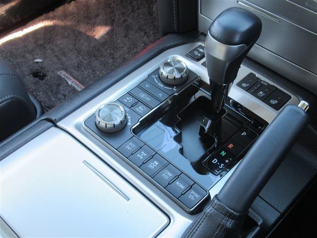 UJ0048070965_38_001.jpg