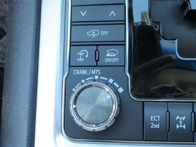 UJ0048070965_43_001.jpg