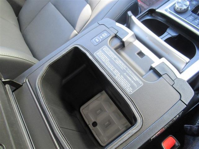UJ0048070965_44_001.jpg