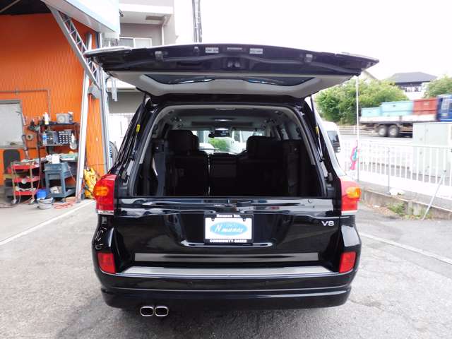 U00045878214_56_002.jpg