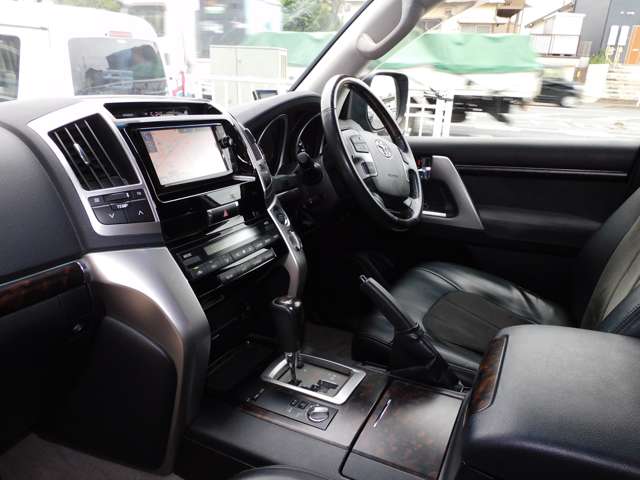 U00045878214_6_001.jpg