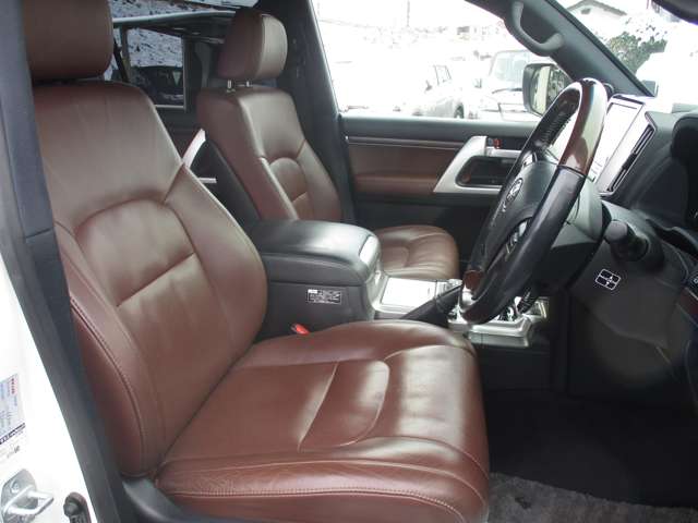 UJ0047905469_44_003.jpg