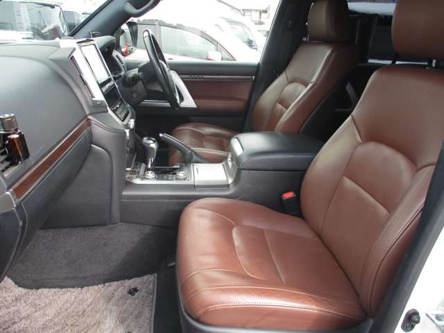 UJ0047905469_54_002.jpg