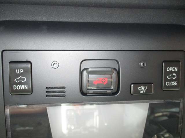 UJ0047905469_58_001.jpg