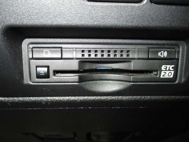 UJ0047905469_82_001.jpg
