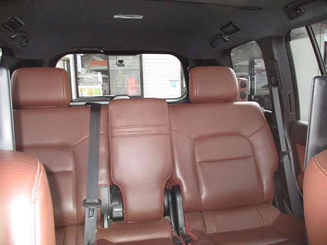 UJ0047905469_84_001.jpg
