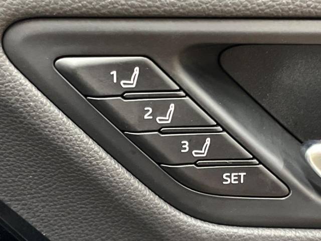 UZ0048511867_50_001.jpg