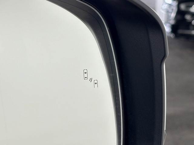 UZ0048449209_9_001.jpg