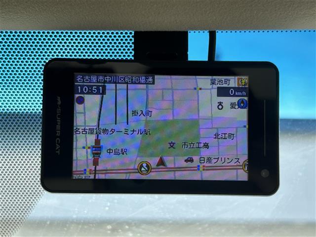 UZ0047749456_19_001.jpg