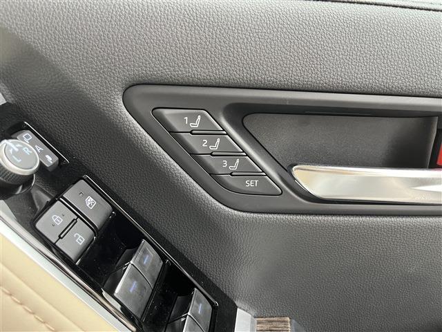 UJ0046698454_31_001.jpg