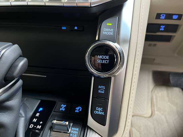 UJ0046698454_49_001.jpg