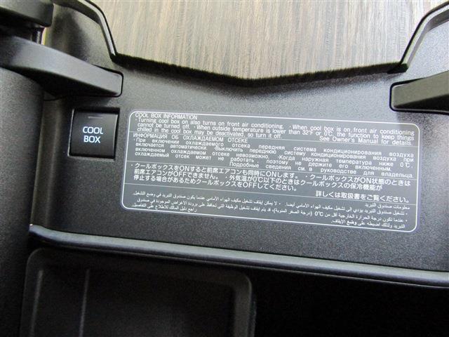 UJ0048417947_33_002.jpg