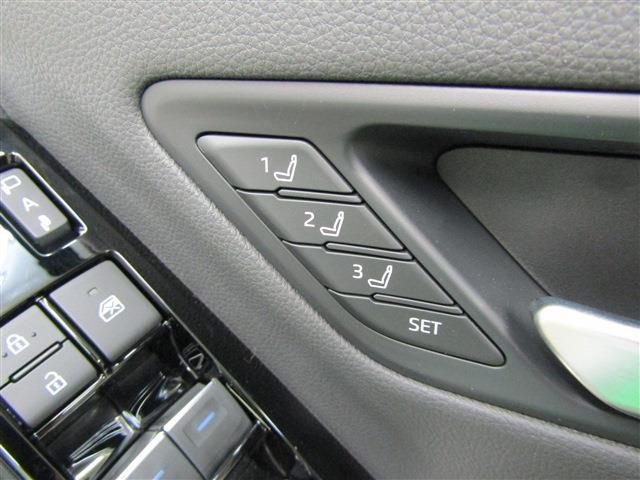 UJ0048417947_52_003.jpg