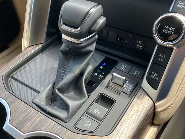 UJ0046177032_60_004.jpg
