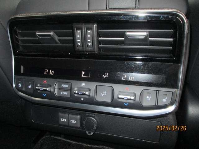 U00048456771_42_002.jpg