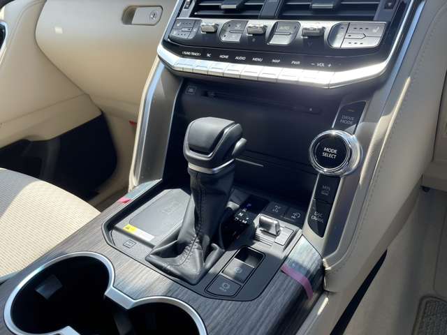 UZ0045566647_42_002.jpg