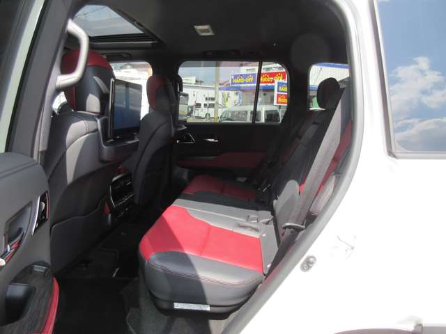 U00048334936_44_001.jpg