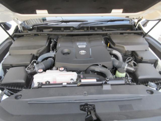UZ0047677595_44_001.jpg