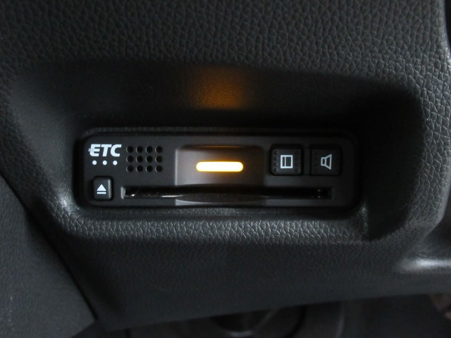 UZ0048338158_47_001.jpg