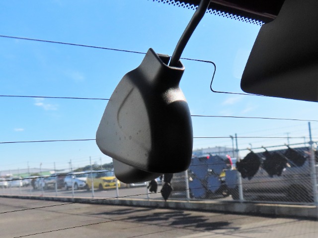 UZ0047735341_52_001.jpg