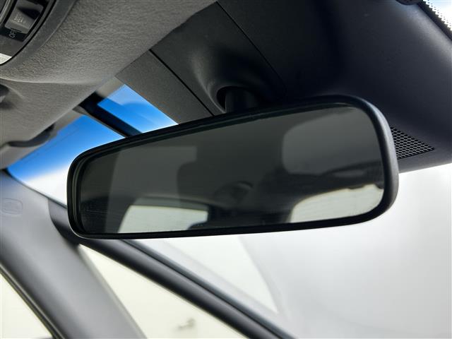 UZ0047874709_5_002.jpg