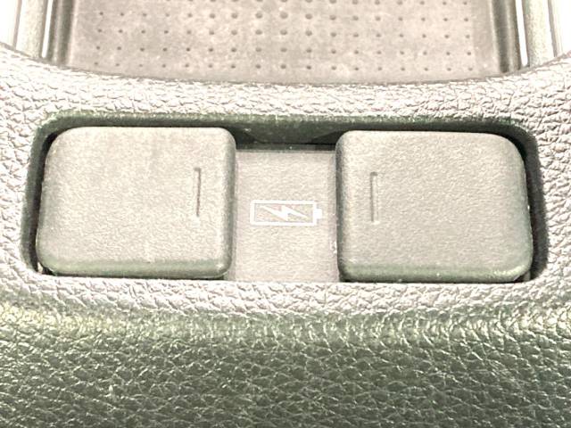 UZ0048039503_53_001.jpg