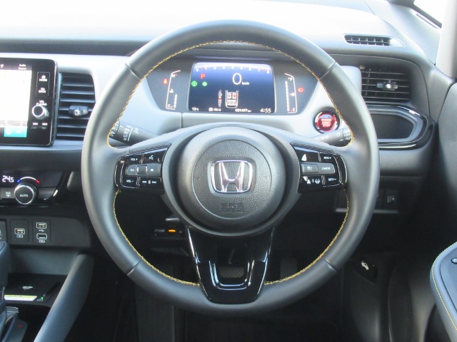 UZ0048338119_39_001.jpg