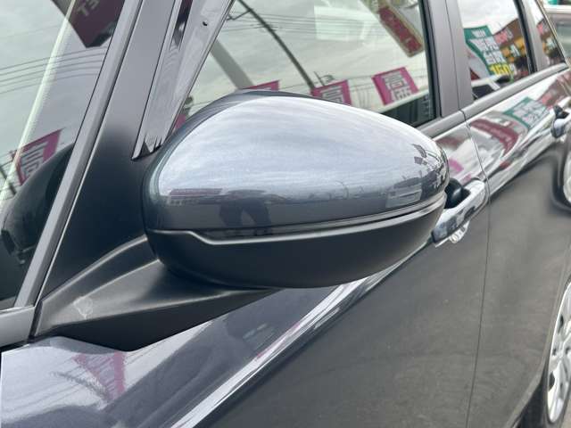 UZ0048039015_55_001.jpg