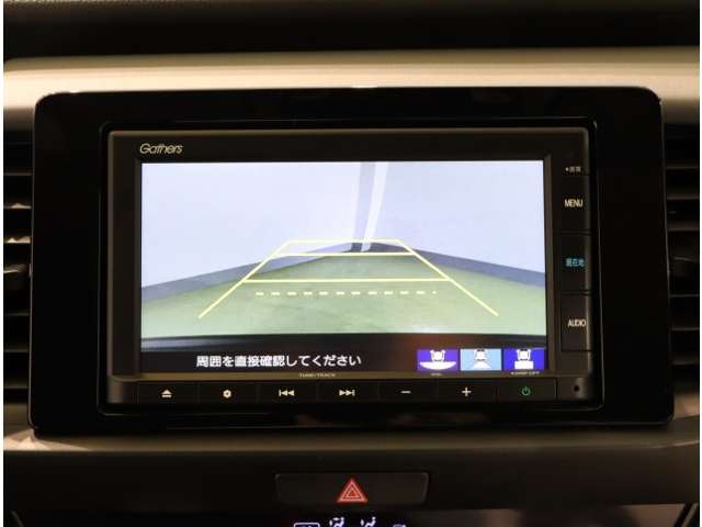 UZ0048376507_37_001.jpg